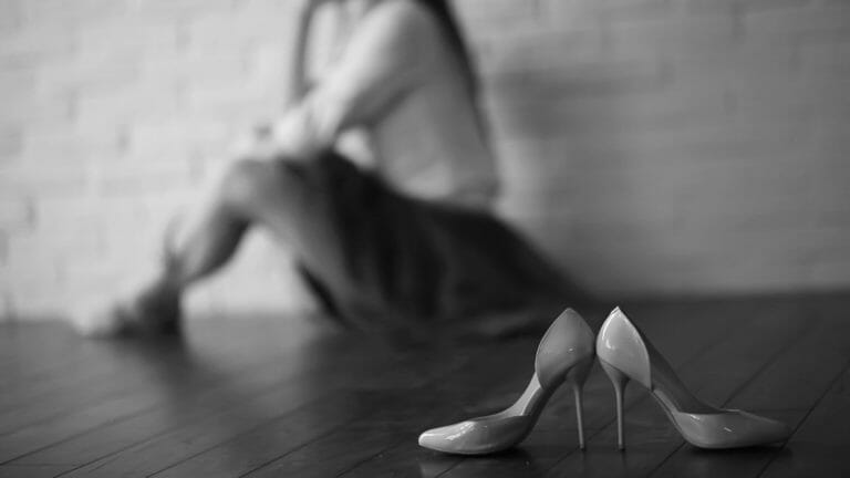 Read more about the article 6 Life Hack Cerdas Mengatasi Sepatu Kebesaran, Tak Perlu Beli Baru Lagi!